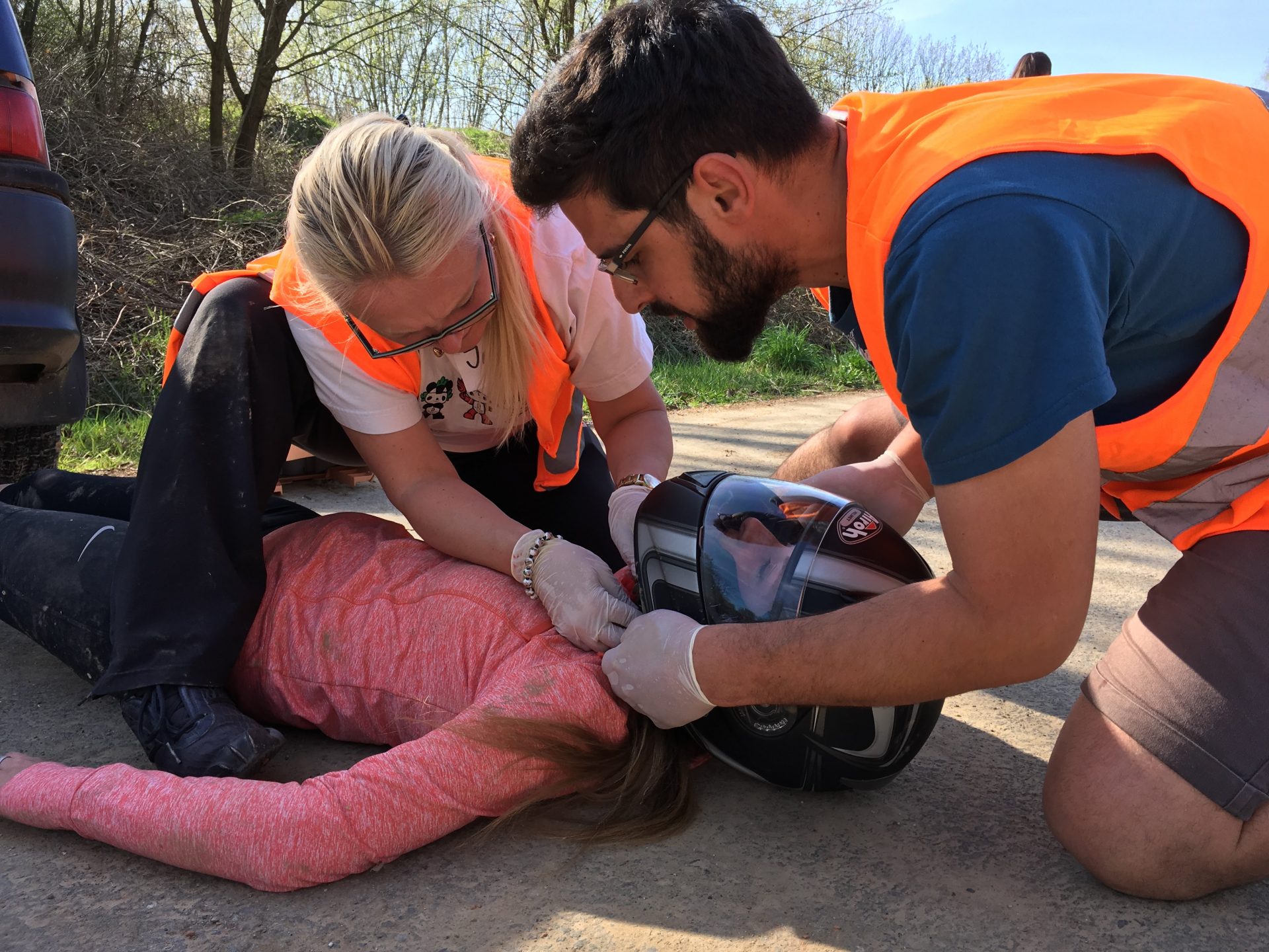 Jak poskytnout první pomoc při nehodě motorkáře? - První pomoc živě